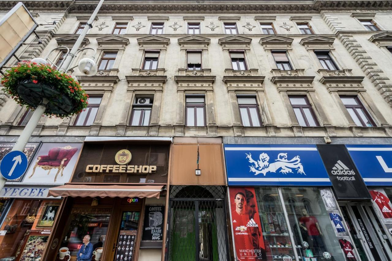 Colorful Designer Home In The Heart Of Budapest Exterior photo